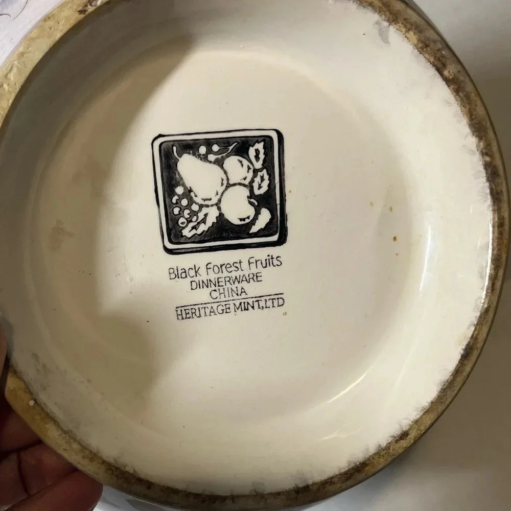 Vintage Black Forest Fruit dinnerware Heritage Mint Size 7 3/4H X 9 5/8 W X 7D - Picture 15 of 16